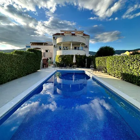 Ohana Apartament *